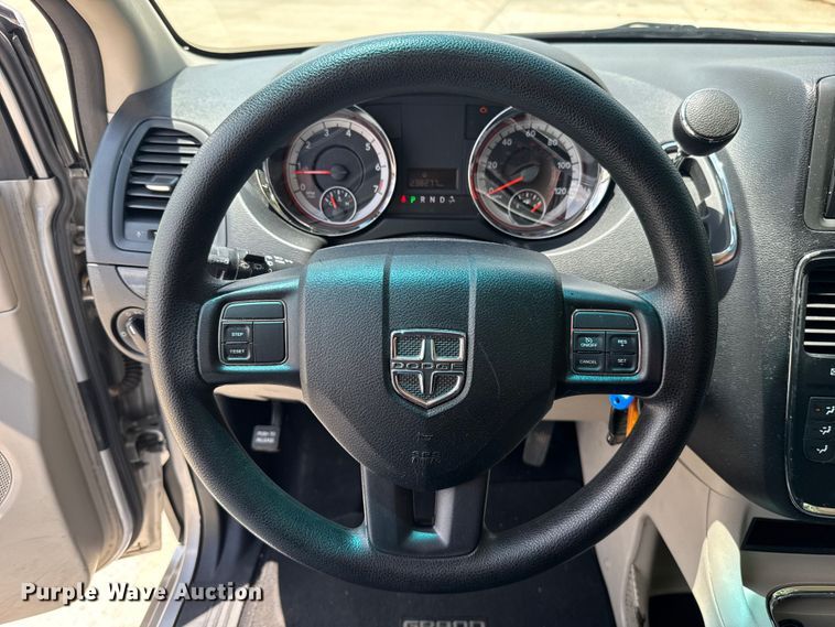 image for item ET6241 2012 Dodge Grand Caravan van