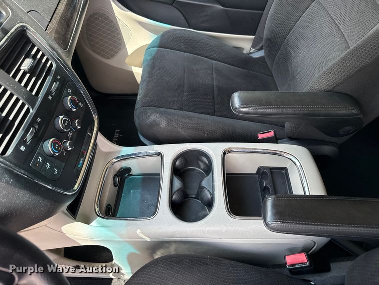 image for item ET6241 2012 Dodge Grand Caravan van