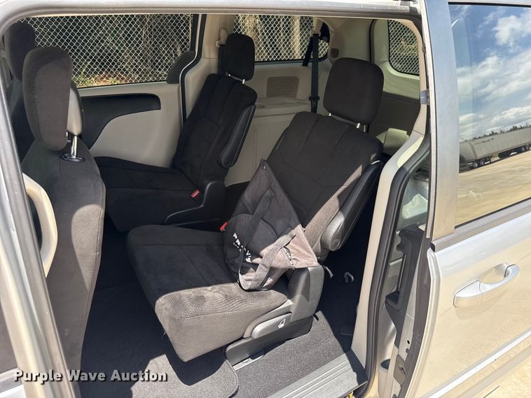 image for item ET6241 2012 Dodge Grand Caravan van