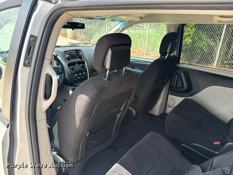 image for item ET6241 2012 Dodge Grand Caravan van
