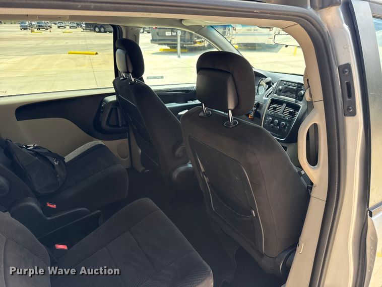 image for item ET6241 2012 Dodge Grand Caravan van