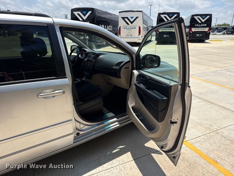 image for item ET6241 2012 Dodge Grand Caravan van
