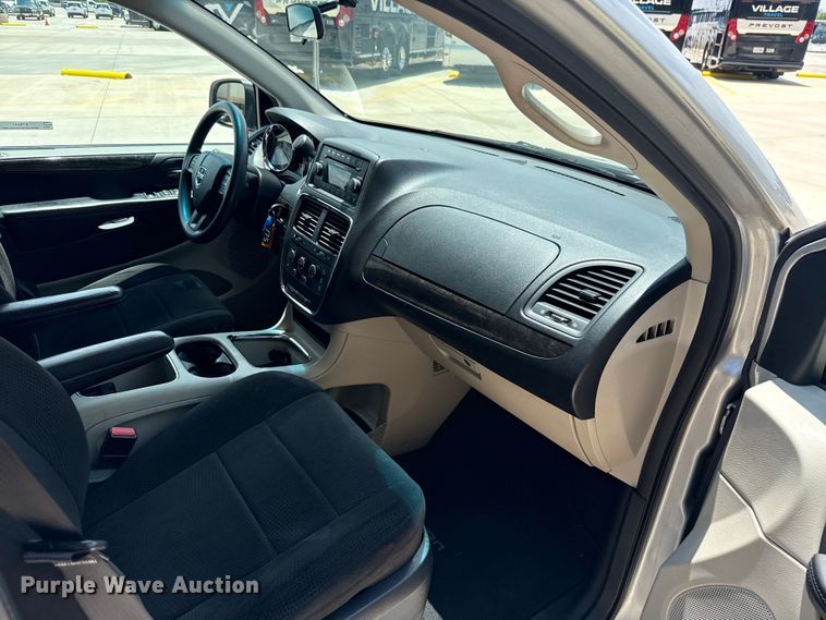 image for item ET6241 2012 Dodge Grand Caravan van