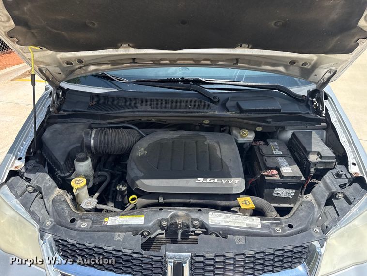 image for item ET6241 2012 Dodge Grand Caravan van
