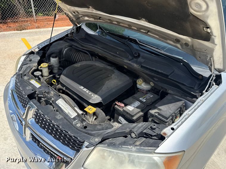 image for item ET6241 2012 Dodge Grand Caravan van