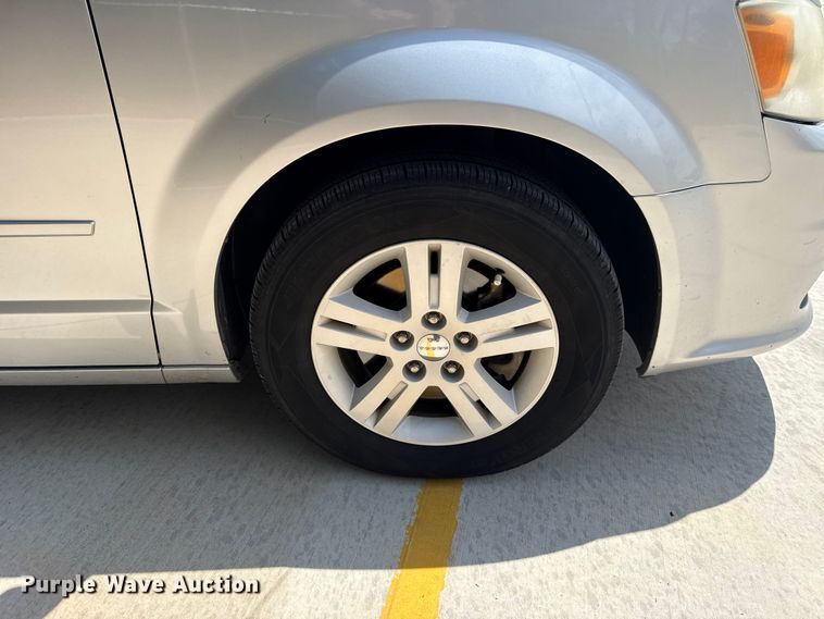 image for item ET6241 2012 Dodge Grand Caravan van