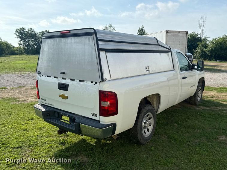 image for item ET6250 2013 Chevrolet Silverado 1500 pickup truck