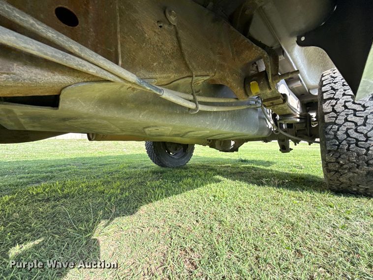 image for item ET6250 2013 Chevrolet Silverado 1500 pickup truck