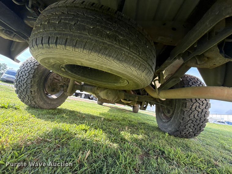image for item ET6250 2013 Chevrolet Silverado 1500 pickup truck