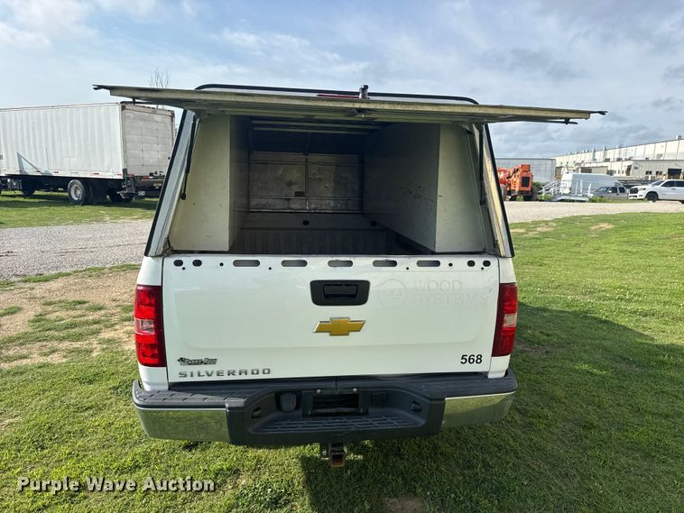 image for item ET6250 2013 Chevrolet Silverado 1500 pickup truck