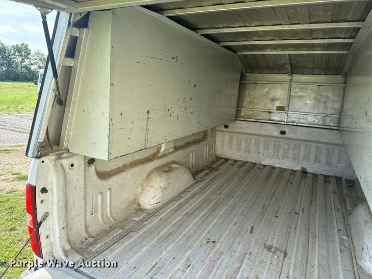 image for item ET6250 2013 Chevrolet Silverado 1500 pickup truck