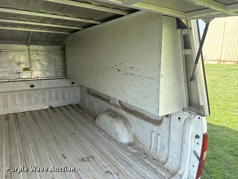 image for item ET6250 2013 Chevrolet Silverado 1500 pickup truck