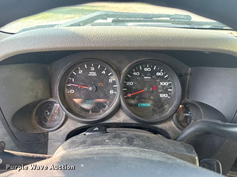 image for item ET6250 2013 Chevrolet Silverado 1500 pickup truck