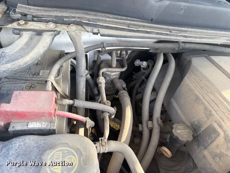 image for item ET6250 2013 Chevrolet Silverado 1500 pickup truck