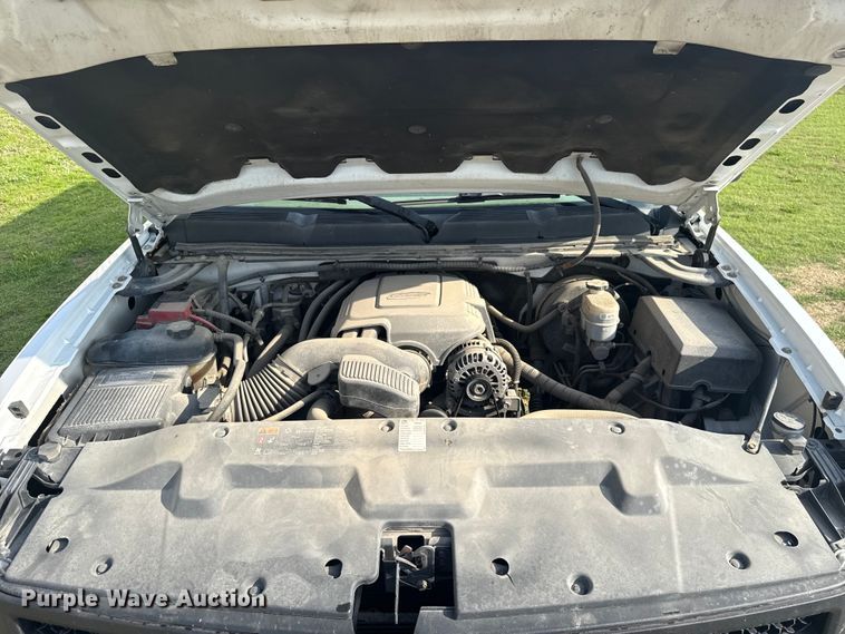 image for item ET6250 2013 Chevrolet Silverado 1500 pickup truck