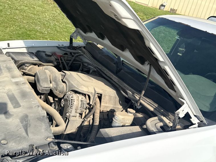 image for item ET6250 2013 Chevrolet Silverado 1500 pickup truck