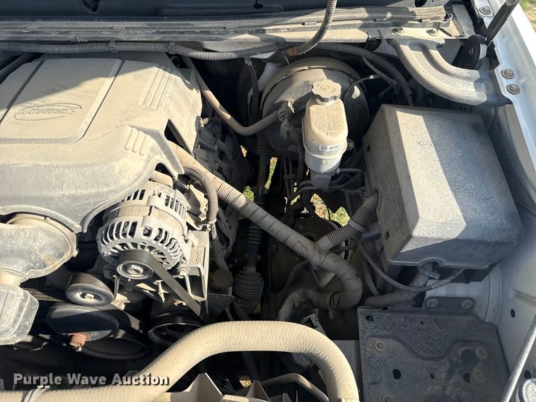 image for item ET6250 2013 Chevrolet Silverado 1500 pickup truck