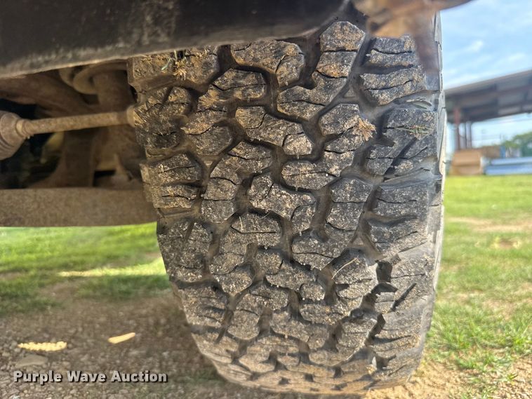 image for item ET6250 2013 Chevrolet Silverado 1500 pickup truck