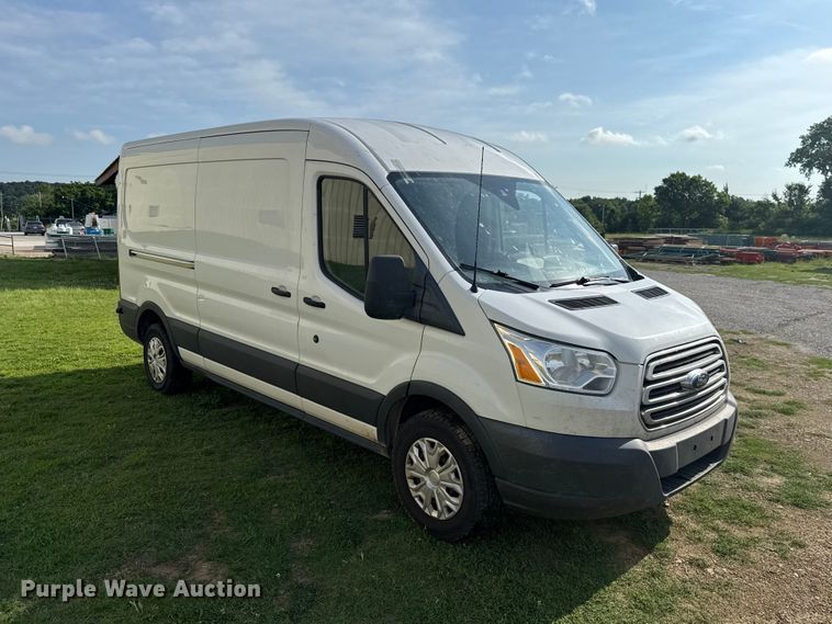 image for item ET6251 2018 Ford Transit 250 van