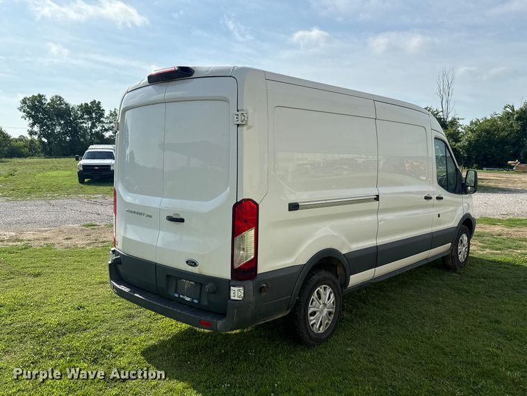 image for item ET6251 2018 Ford Transit 250 van