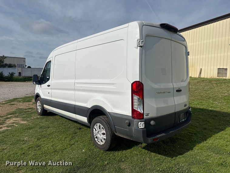 image for item ET6251 2018 Ford Transit 250 van