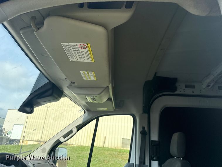 image for item ET6251 2018 Ford Transit 250 van