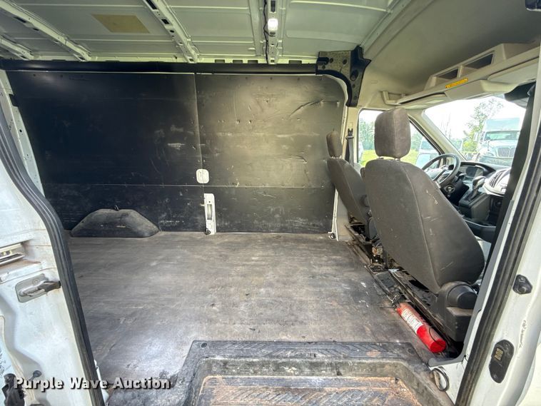 image for item ET6251 2018 Ford Transit 250 van