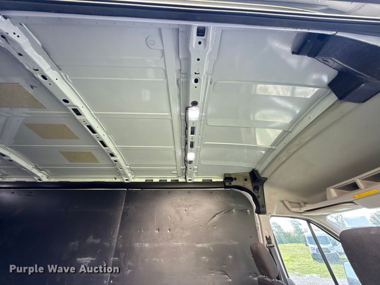 image for item ET6251 2018 Ford Transit 250 van
