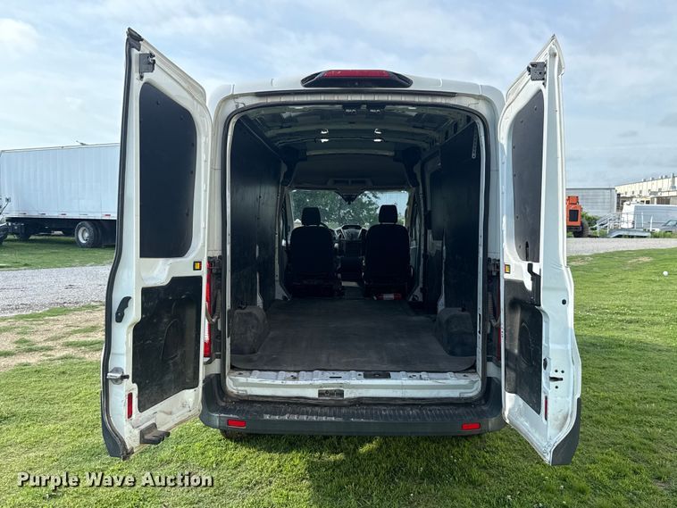 image for item ET6251 2018 Ford Transit 250 van