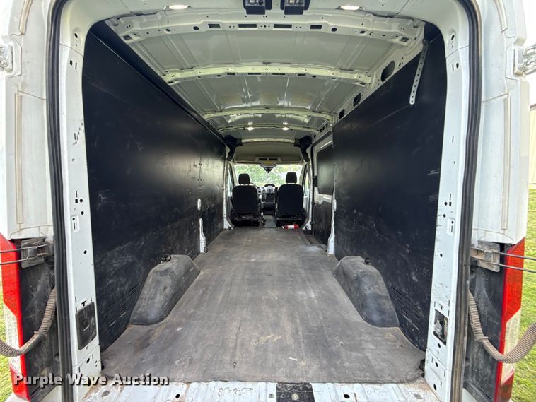 image for item ET6251 2018 Ford Transit 250 van