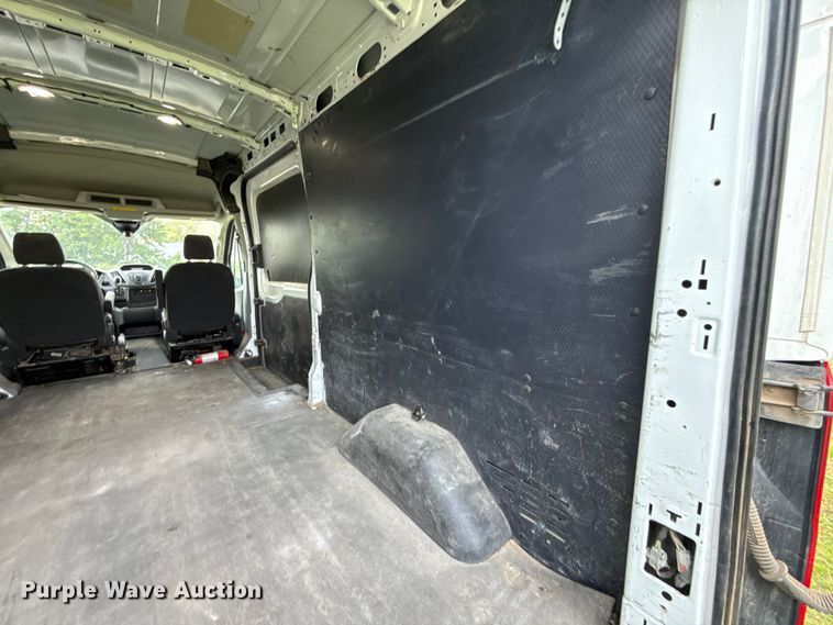 image for item ET6251 2018 Ford Transit 250 van