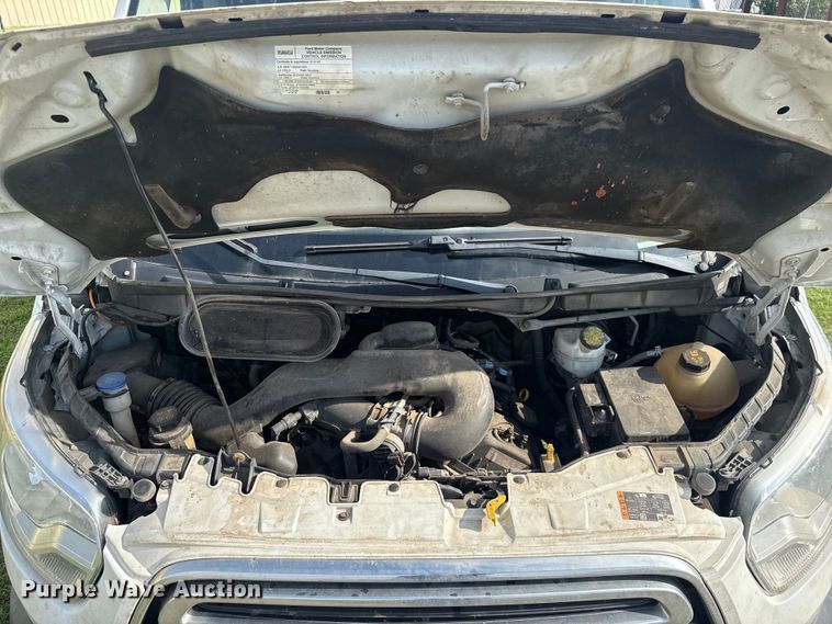 image for item ET6251 2018 Ford Transit 250 van