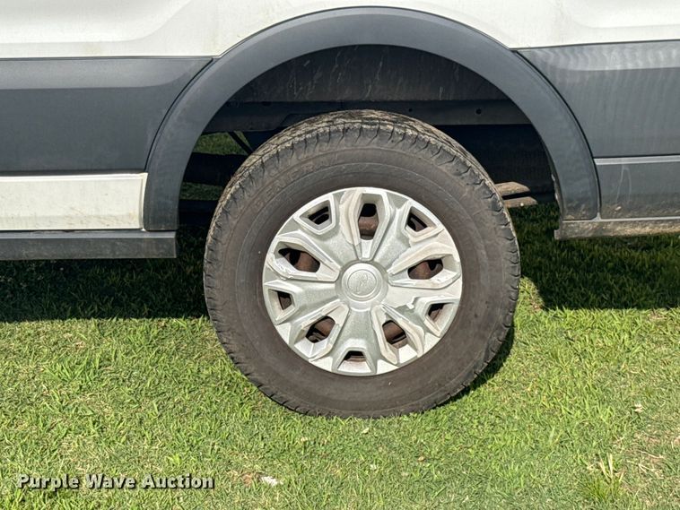 image for item ET6251 2018 Ford Transit 250 van