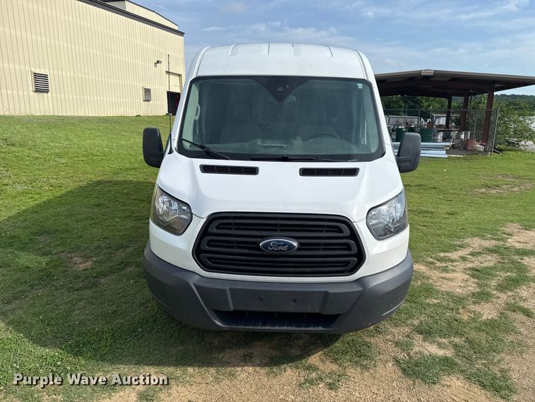 image for item ET6252 2018 Ford Transit 250 van