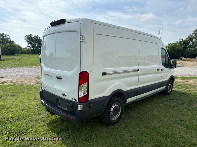 image for item ET6252 2018 Ford Transit 250 van
