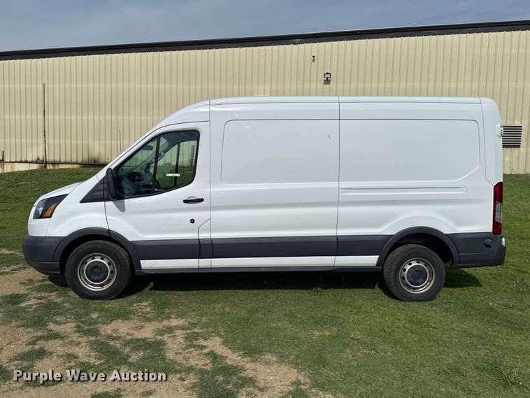 image for item ET6252 2018 Ford Transit 250 van