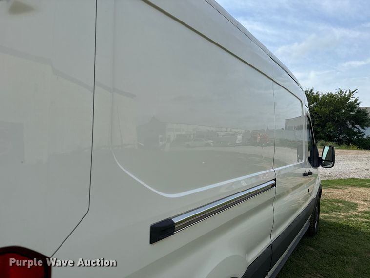 image for item ET6252 2018 Ford Transit 250 van