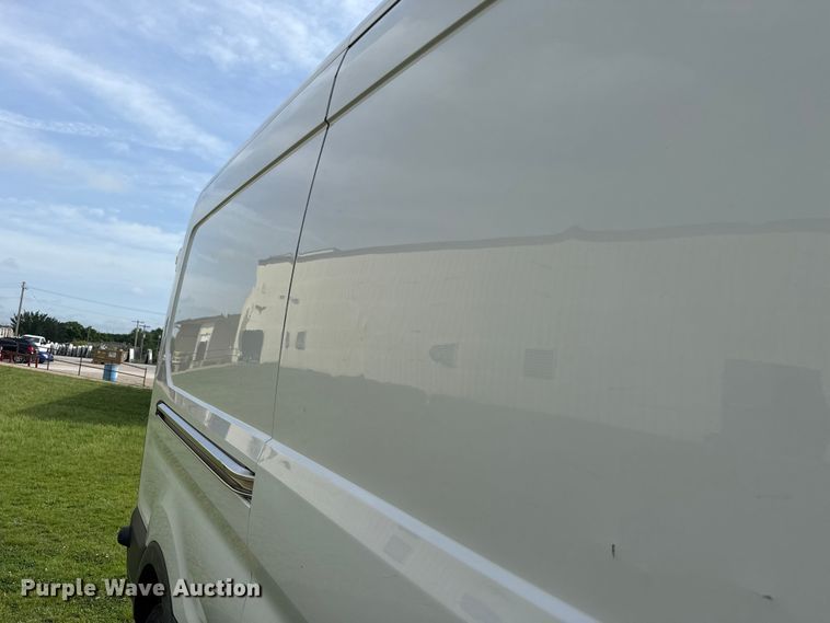 image for item ET6252 2018 Ford Transit 250 van