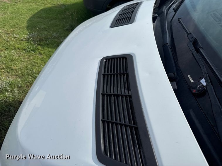 image for item ET6252 2018 Ford Transit 250 van