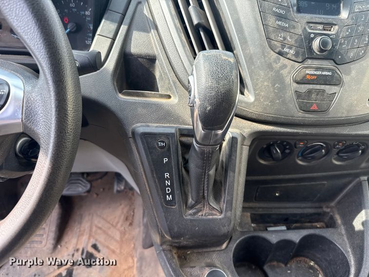 image for item ET6252 2018 Ford Transit 250 van
