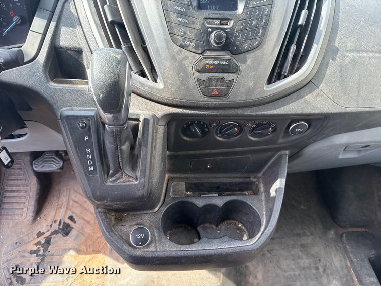 image for item ET6252 2018 Ford Transit 250 van