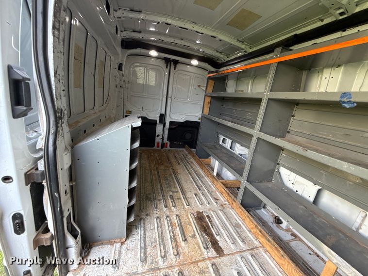 image for item ET6252 2018 Ford Transit 250 van