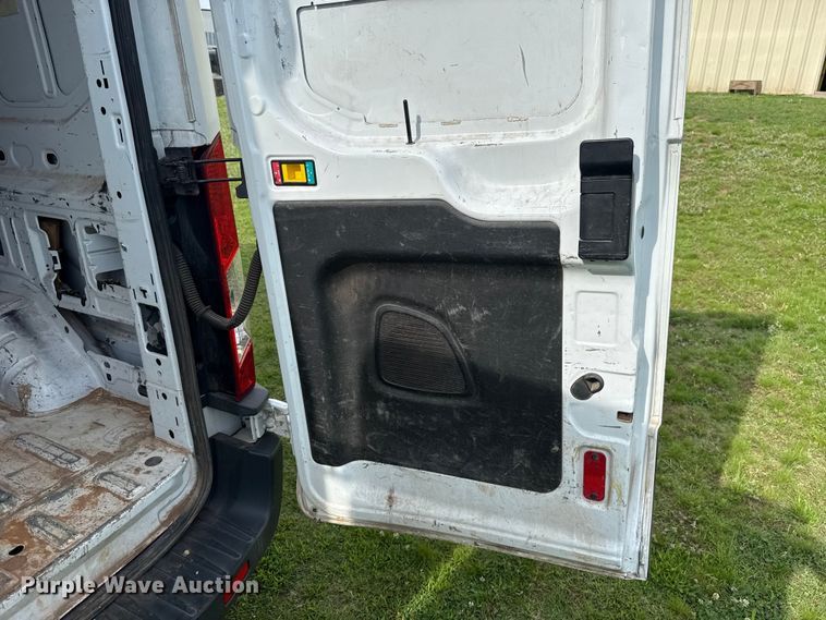 image for item ET6252 2018 Ford Transit 250 van