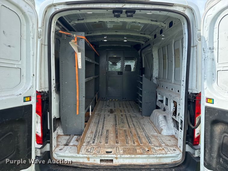 image for item ET6252 2018 Ford Transit 250 van