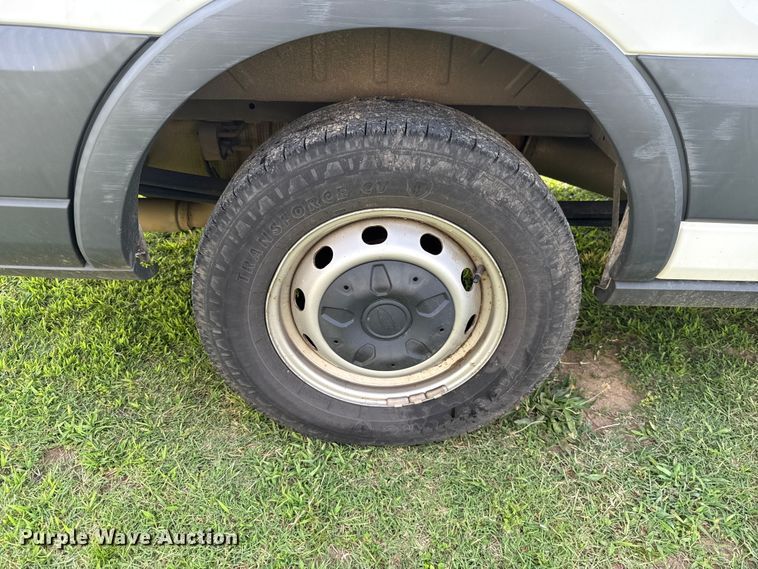image for item ET6252 2018 Ford Transit 250 van