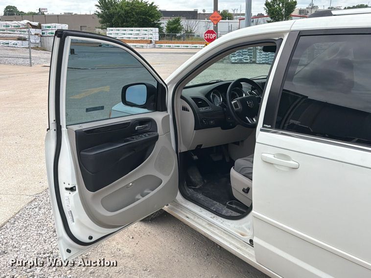 image for item ET6253 2013 Dodge Grand Caravan van