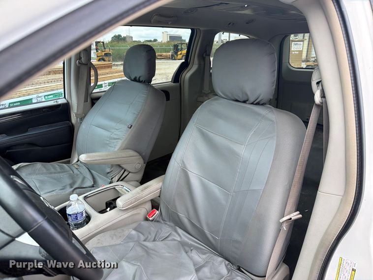 image for item ET6253 2013 Dodge Grand Caravan van