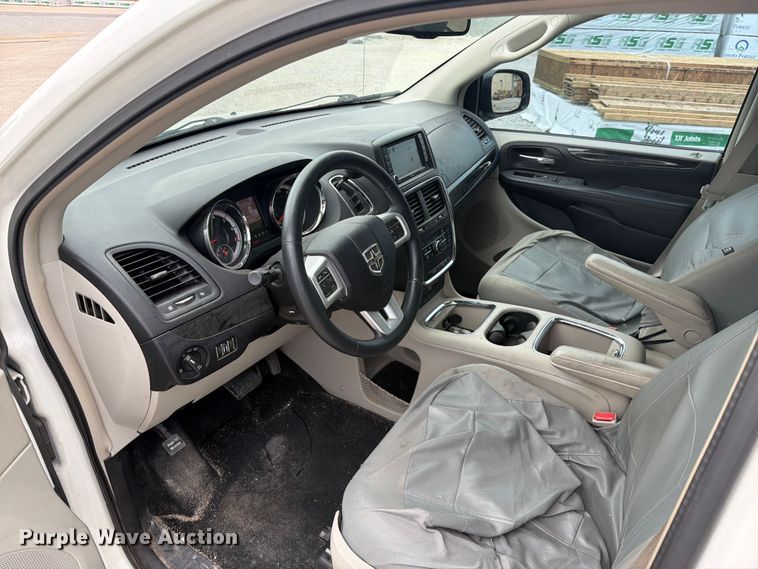 image for item ET6253 2013 Dodge Grand Caravan van