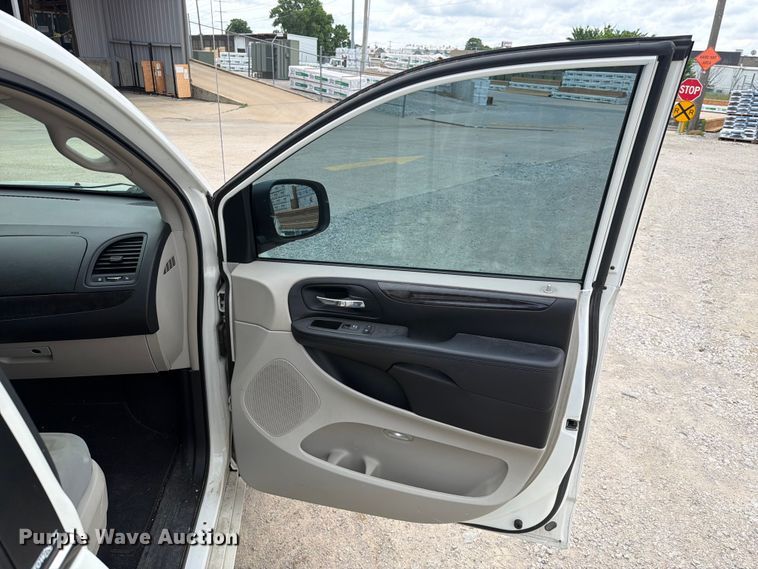 image for item ET6253 2013 Dodge Grand Caravan van