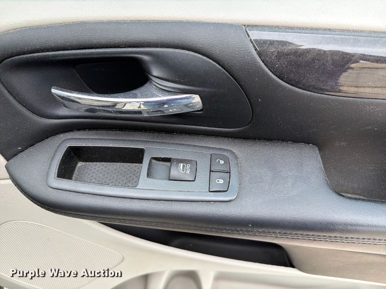 image for item ET6253 2013 Dodge Grand Caravan van